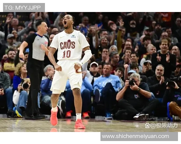 骑士与勇士第三场精彩对决全场录像回放及赛后分析